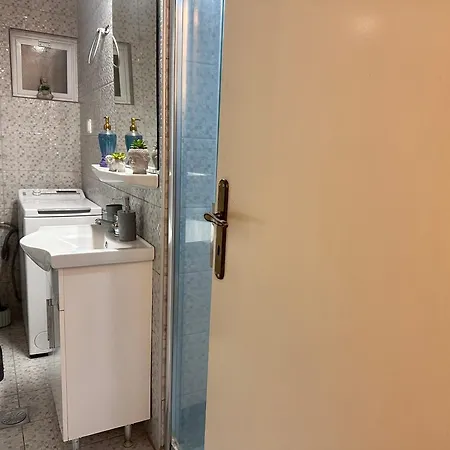 Nona's House 1bd Apartman